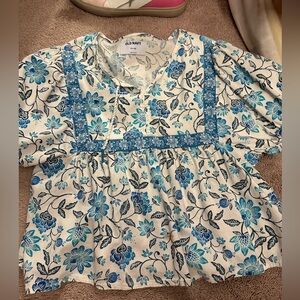 old navy blue floral top!